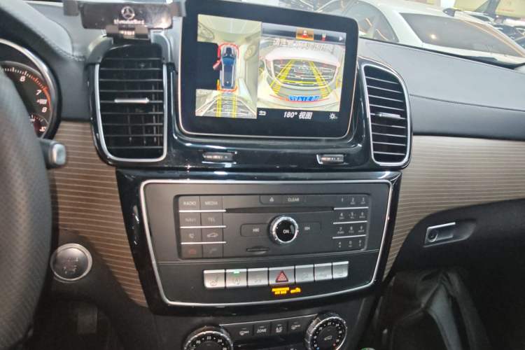 Used Mercedes-Benz GLE 2018 GLE 320 4MATIC Dynamic Edition Collector's Edition Audio And AC Panel