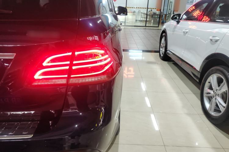 Used Mercedes-Benz GLE 2018 GLE 320 4MATIC Dynamic Edition Collector's Edition Exterior 3