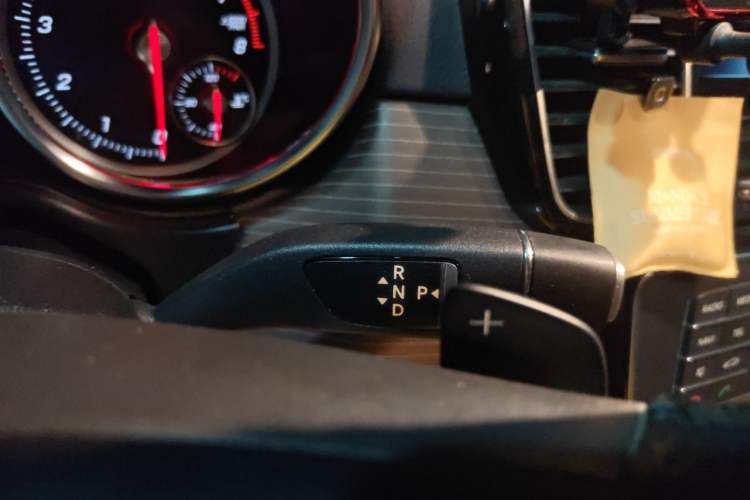 Used Mercedes-Benz GLE 2018 GLE 320 4MATIC Dynamic Edition Collector's Edition Gear Lever