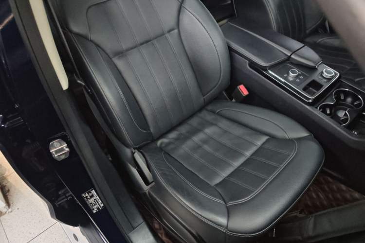 Used Mercedes-Benz GLE 2018 GLE 320 4MATIC Dynamic Edition Collector's Edition Right Front Seat