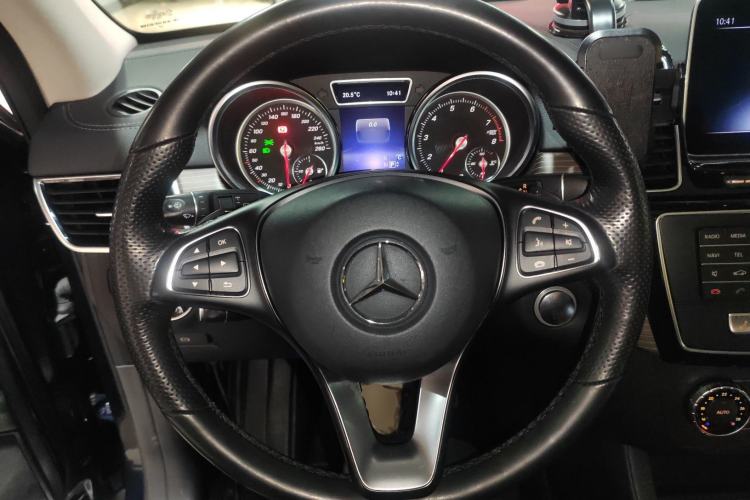 Used Mercedes-Benz GLE 2018 GLE 320 4MATIC Dynamic Edition Collector's Edition Steering Wheel