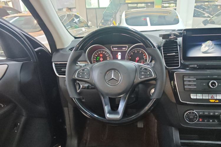 Used Mercedes-Benz GLE 2018 GLE 320 4MATIC Dynamic Edition Collector's Edition Steering Wheel
