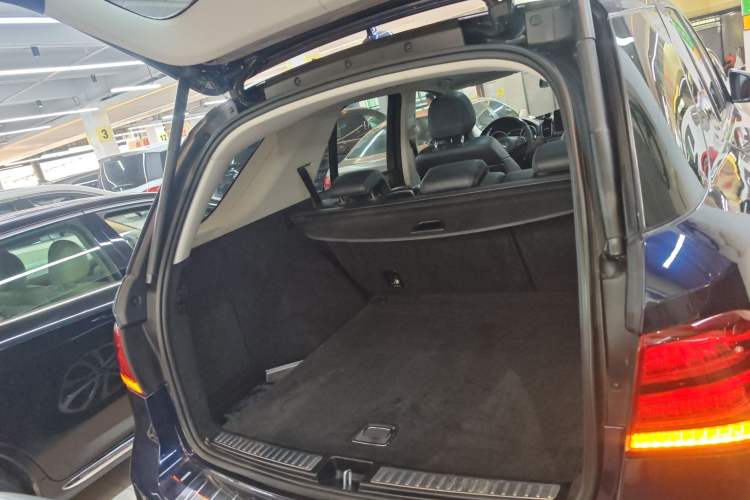 Used Mercedes-Benz GLE 2018 GLE 320 4MATIC Dynamic Edition Collector's Edition Trunk