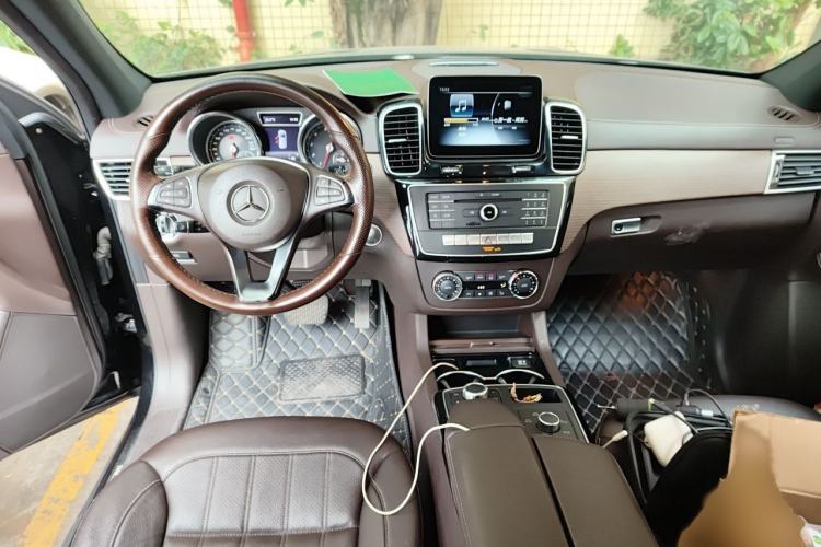 Used Mercedes-Benz GLE 2018 GLE 320 4MATIC Dynamic Edition Collector's Edition Interior 2