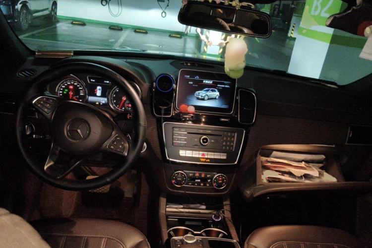 Used Mercedes-Benz GLE 2018 GLE 320 4MATIC Dynamic Edition Collector's Edition Center Console