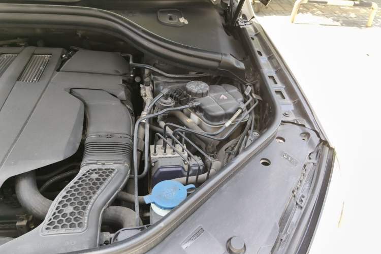 Used Mercedes-Benz GLE 2018 GLE 320 4MATIC Dynamic Edition Collector's Edition Engine Bay Left