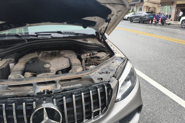 Used Mercedes-Benz GLE  Engine Bay Left