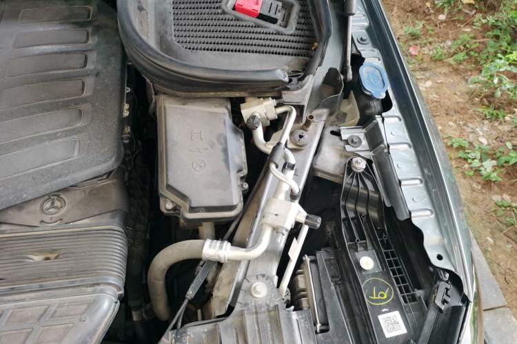Used Mercedes-Benz GLE  Engine Bay Left