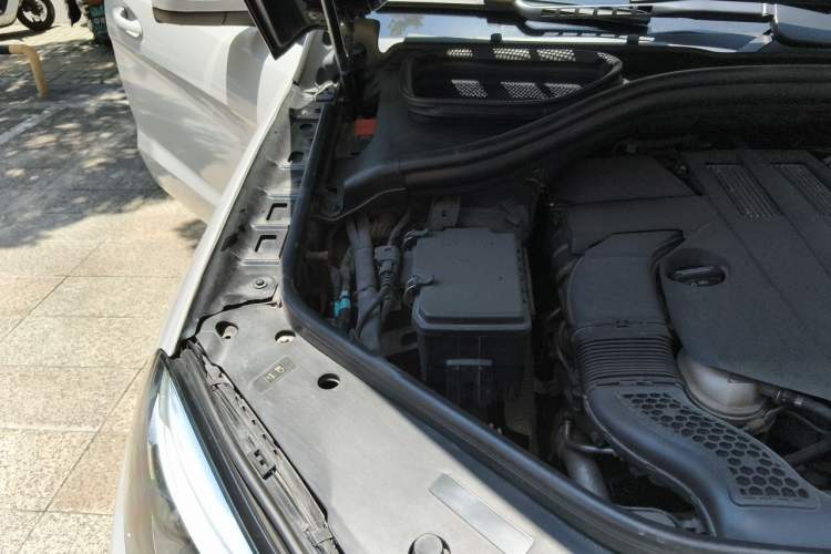 Used Mercedes-Benz GLE 2018 GLE 320 4MATIC Dynamic Edition Collector's Edition Engine Bay Right