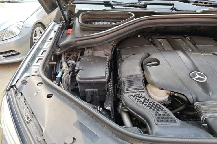 Used Mercedes-Benz GLE 2018 GLE 320 4MATIC Dynamic Edition Collector's Edition Engine Bay Right