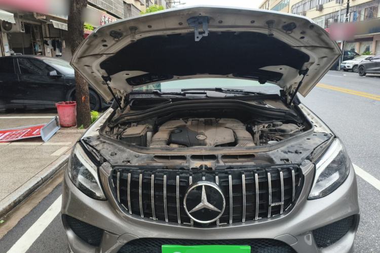 Used Mercedes-Benz GLE  Engine Bay