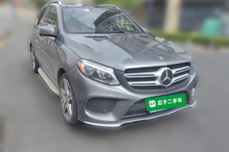 Used Mercedes-Benz GLE 2018 GLE 400 4MATIC Exclusive Edition Front Right 45 Deg