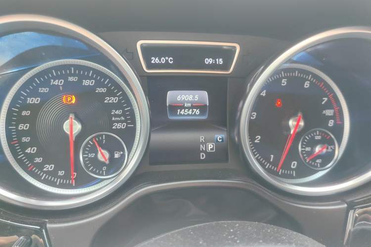 Used Mercedes-Benz GLE 2018 GLE 400 4MATIC Exclusive Edition Odometer Close Up