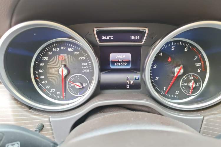 Used Mercedes-Benz GLE 2018 GLE 320 4MATIC Dynamic Edition Collector's Edition Odometer Close Up