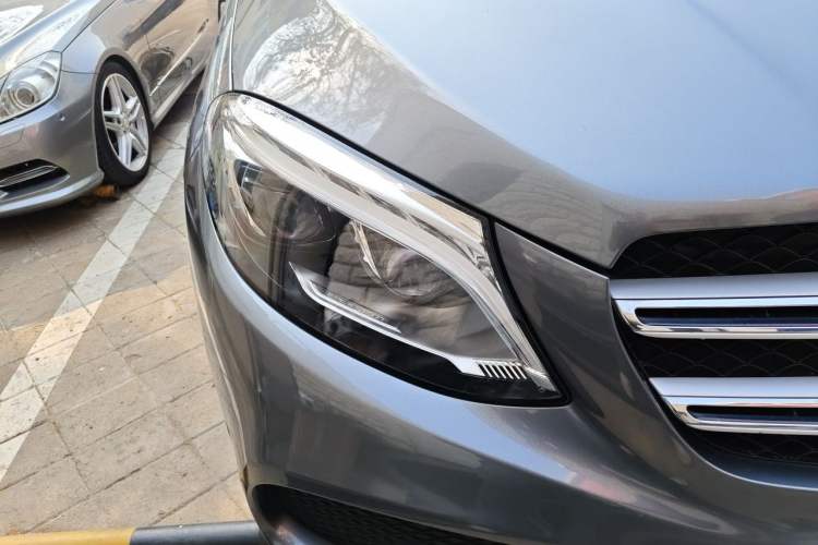 Used Mercedes-Benz GLE 2018 GLE 320 4MATIC Dynamic Edition Collector's Edition Right Front Headlight