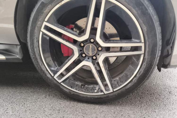 Used Mercedes-Benz GLE  Right Front Wheel Hub