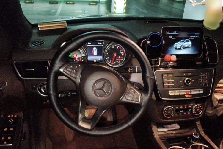 Used Mercedes-Benz GLE 2018 GLE 320 4MATIC Dynamic Edition Collector's Edition Steering Wheel