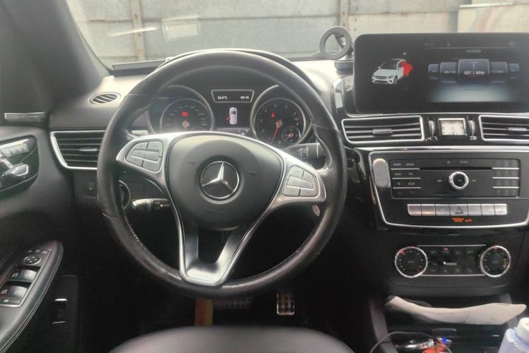 Used Mercedes-Benz GLE 2018 GLE 400 4MATIC Exclusive Edition Steering Wheel