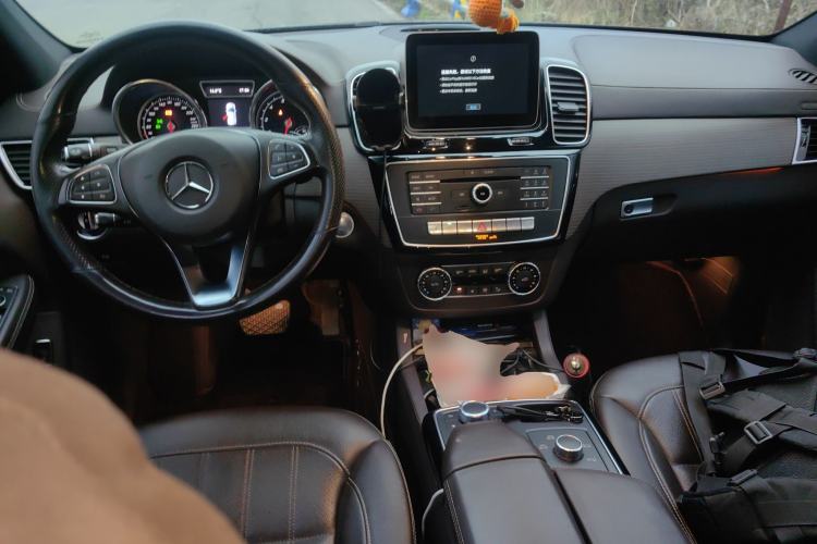 Used Mercedes-Benz GLE 2018 GLE 320 4MATIC Dynamic Edition Collector's Edition Center Console