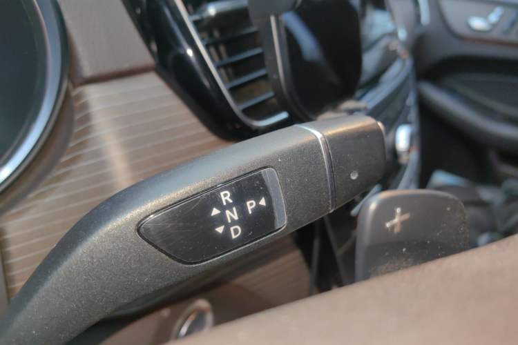 Used Mercedes-Benz GLE 2018 GLE 320 4MATIC Dynamic Edition Collector's Edition Gear Lever