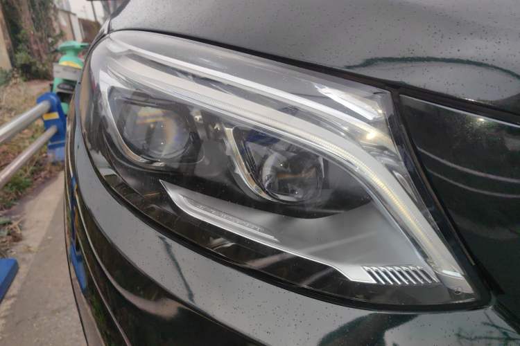 Used Mercedes-Benz GLE 2018 GLE 320 4MATIC Dynamic Edition Collector's Edition Right Front Headlight