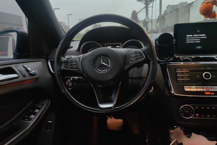 Used Mercedes-Benz GLE 2018 GLE 320 4MATIC Dynamic Edition Collector's Edition Steering Wheel
