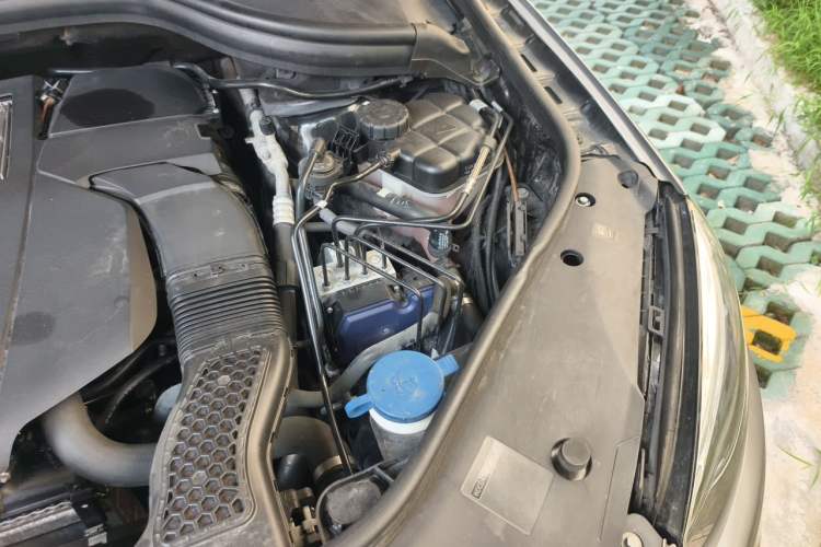Used Mercedes-Benz GLE 2018 GLE 400 4MATIC Exclusive Edition Engine Bay Left