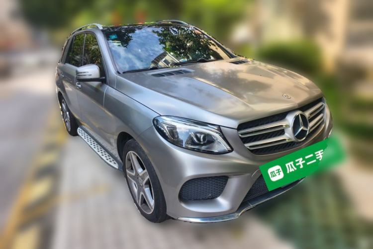 Used Mercedes-Benz GLE 2018 GLE 400 4MATIC Exclusive Edition Front Right 45 Deg