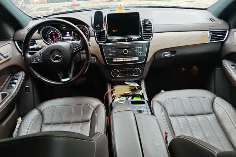 Used Mercedes-Benz GLE 2018 GLE 320 4MATIC Dynamic Edition Collector's Edition Interior 2