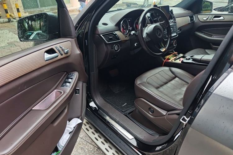 Used Mercedes-Benz GLE 2018 GLE 320 4MATIC Dynamic Edition Collector's Edition Interior 3