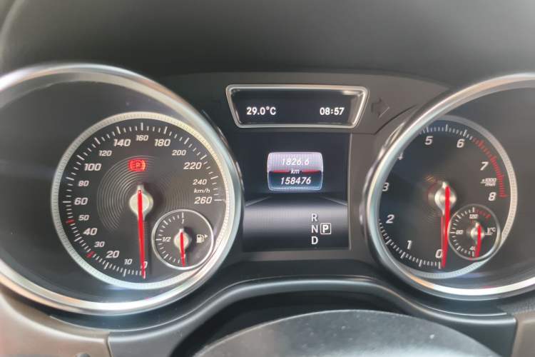 Used Mercedes-Benz GLE 2018 GLE 400 4MATIC Exclusive Edition Odometer Close Up
