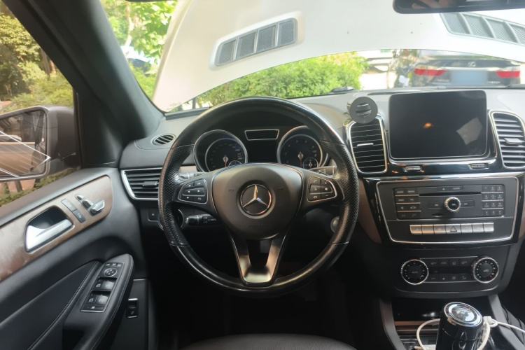 Used Mercedes-Benz GLE 2018 GLE 400 4MATIC Exclusive Edition Steering Wheel