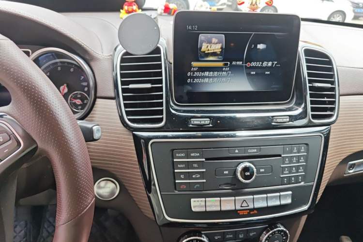 Used Mercedes-Benz GLE 2018 GLE 320 4MATIC Dynamic Edition Collector's Edition Audio And AC Panel