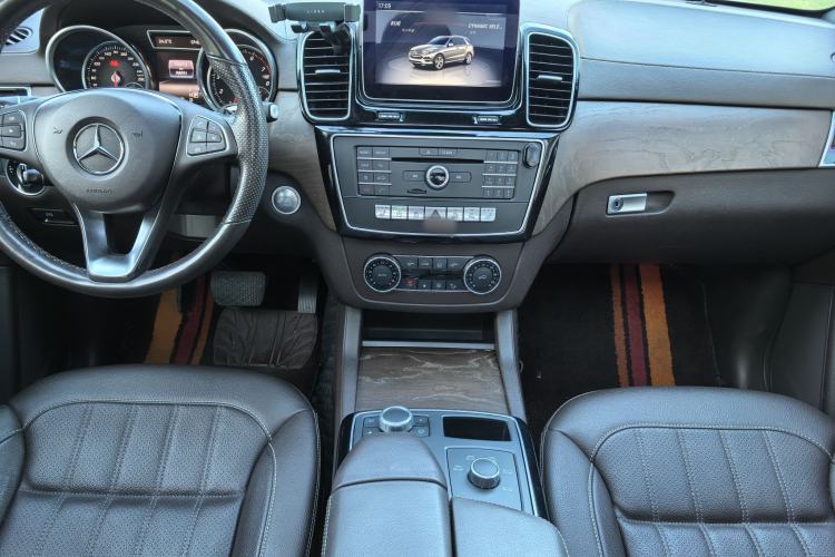 Used Mercedes-Benz GLE 2018 GLE 320 4MATIC Luxury Collection Edition Audio And AC Panel