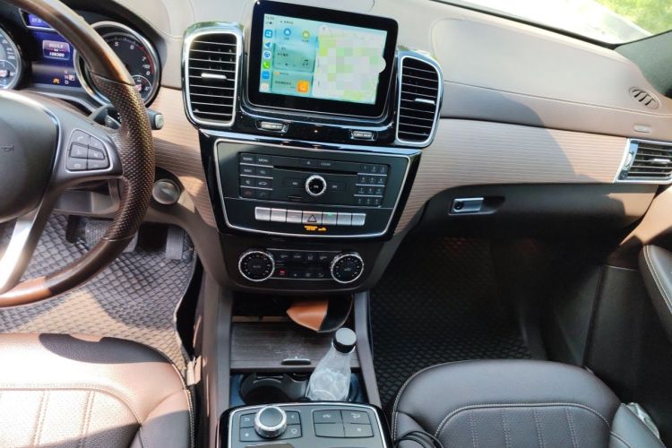 Used Mercedes-Benz GLE 2018 GLE 400 4MATIC Exclusive Edition Audio And AC Panel