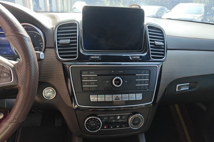 Used Mercedes-Benz GLE 2018 GLE 320 4MATIC Dynamic Edition Collector's Edition Audio And AC Panel