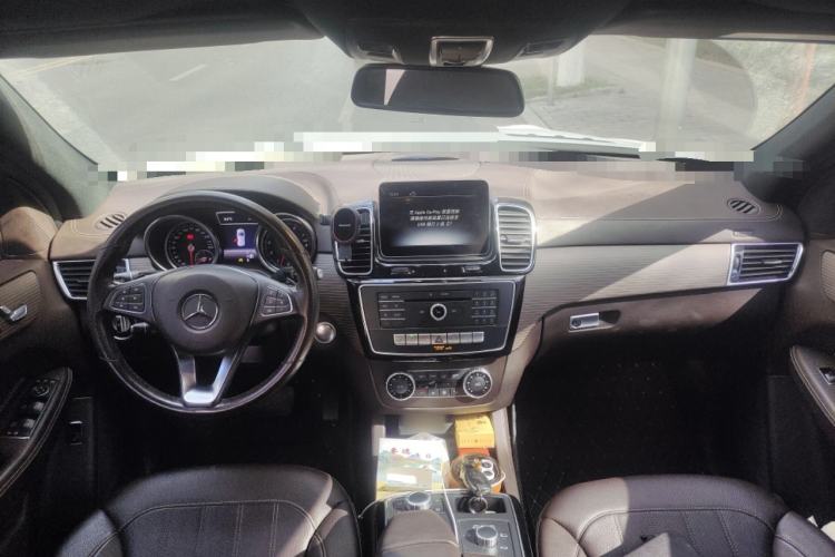 Used Mercedes-Benz GLE 2018 GLE 320 4MATIC Dynamic Edition Collector's Edition Center Console