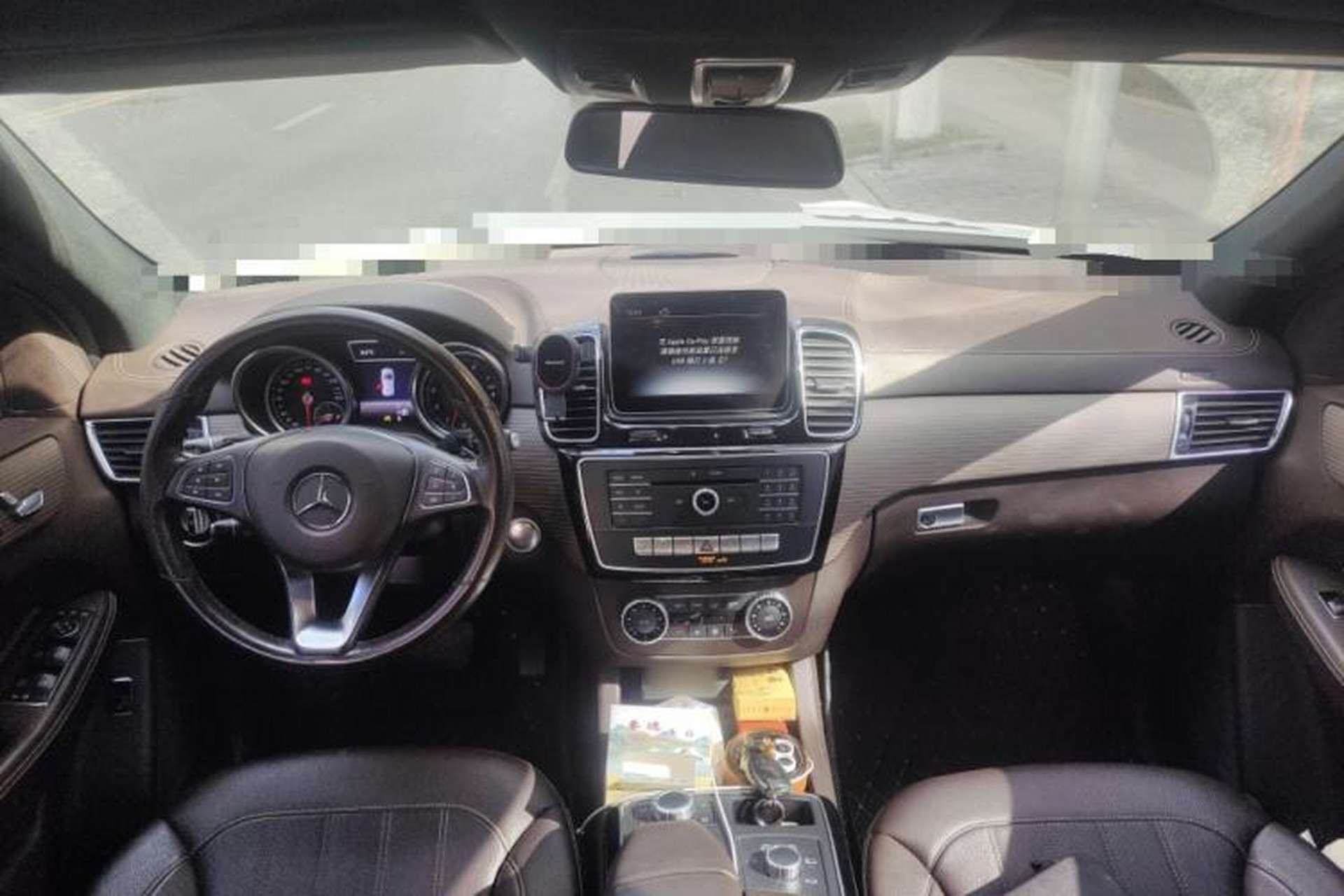 Used Mercedes-Benz GLE 2018 GLE 320 4MATIC Dynamic Edition Collector's Edition Center Console