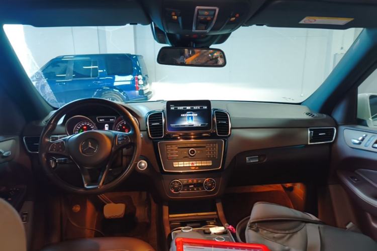 Used Mercedes-Benz GLE 2018 GLE 320 4MATIC Dynamic Edition Collector's Edition Center Console