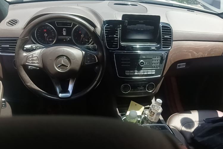 Used Mercedes-Benz GLE 2018 GLE 320 4MATIC Luxury Collection Edition Center Console