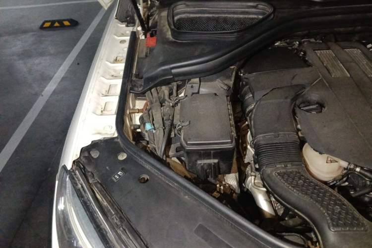 Used Mercedes-Benz GLE  Engine Bay Right