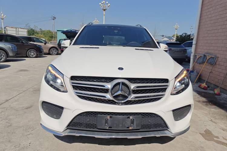 Used Mercedes-Benz GLE 2018 GLE 320 4MATIC Dynamic Edition Collector's Edition Exterior 1