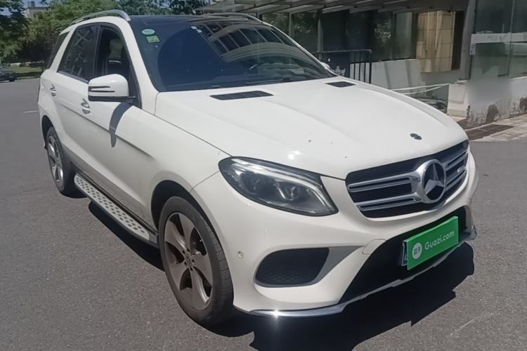 Used Mercedes-Benz GLE 2018 GLE 320 4MATIC Luxury Collection Edition Front Right 45 Deg