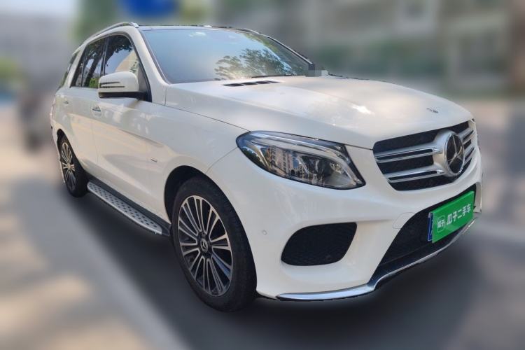 Used Mercedes-Benz GLE 2018 GLE 400 4MATIC Exclusive Edition Front Right 45 Deg