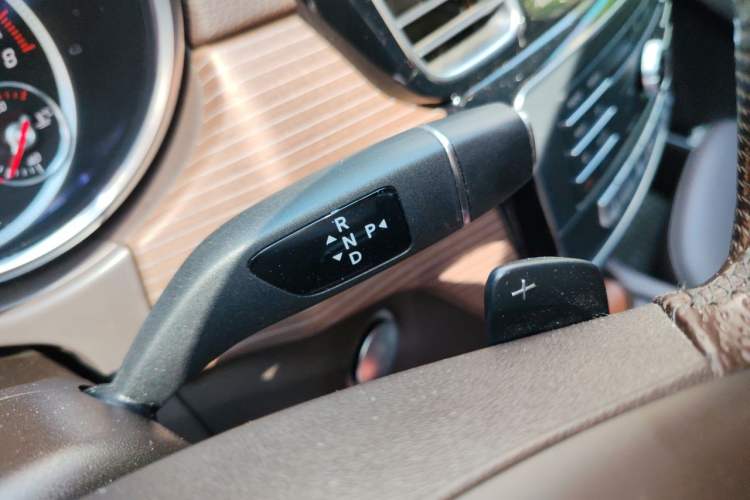 Used Mercedes-Benz GLE 2018 GLE 400 4MATIC Exclusive Edition Gear Lever
