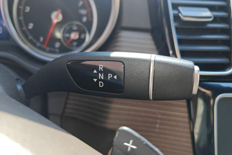 Used Mercedes-Benz GLE 2018 GLE 320 4MATIC Dynamic Edition Collector's Edition Gear Lever