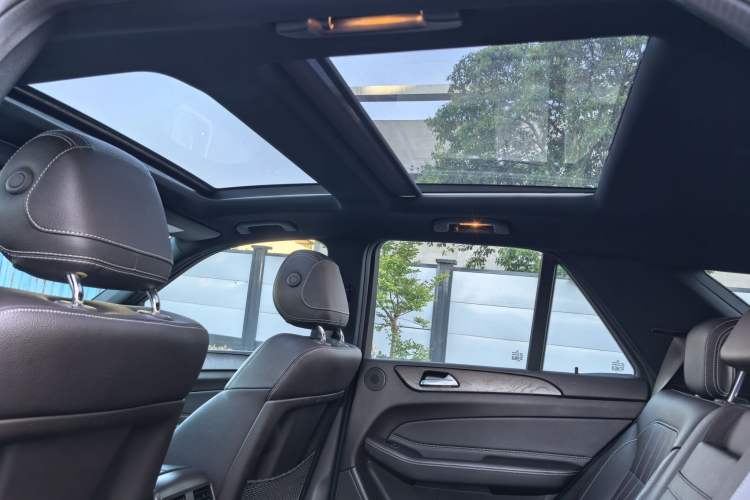 Used Mercedes-Benz GLE 2018 GLE 320 4MATIC Luxury Collection Edition Headliner