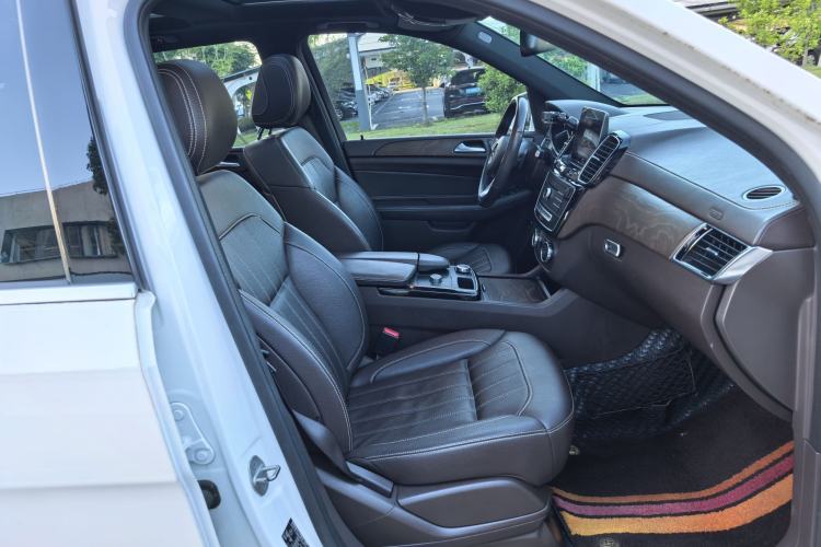 Used Mercedes-Benz GLE 2018 GLE 320 4MATIC Luxury Collection Edition Interior 11