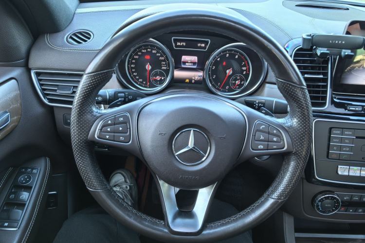 Used Mercedes-Benz GLE 2018 GLE 320 4MATIC Luxury Collection Edition Interior 3