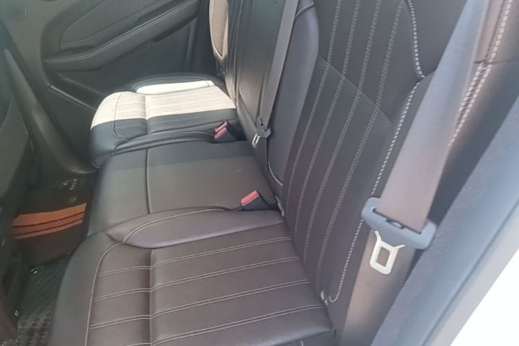 Used Mercedes-Benz GLE 2018 GLE 320 4MATIC Luxury Collection Edition Left Rear Seat